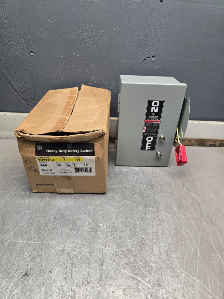 GE TH3221J , HEAVY DUTY SAFETY SWITCH,  FUSIBLE, 2P /30A /240V, NIB! MAKE OFFER