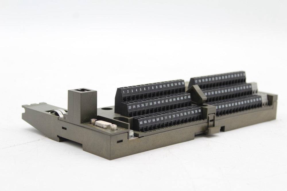 Siemens 6ES7 193-0CB10-0XA0 32Pt Terminal Block