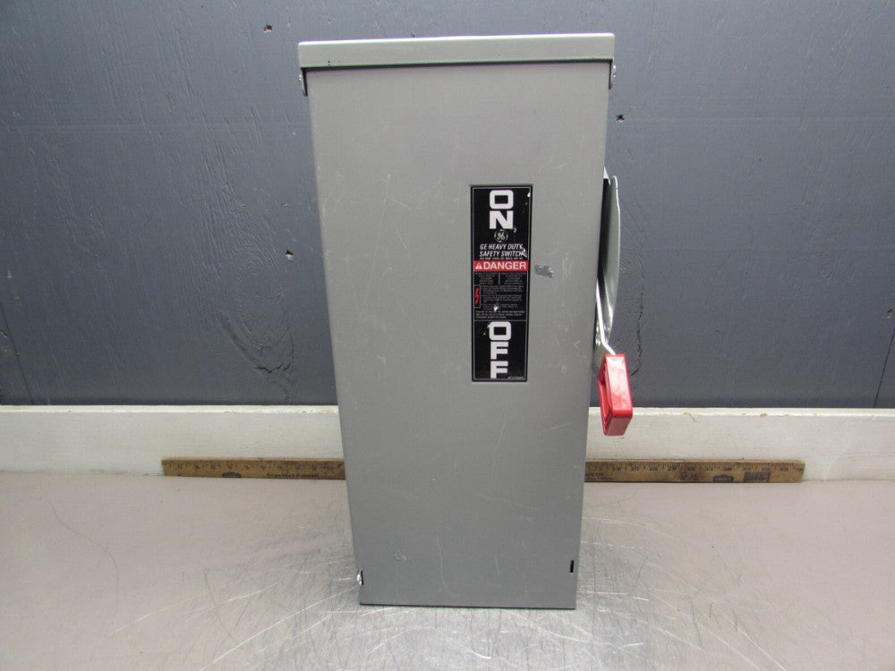 GE TH4323R, HEAVY DUTY SAFETY SWITCH,FUSIBLE,3P /100A /240V, NEW! MAKE OFFER
