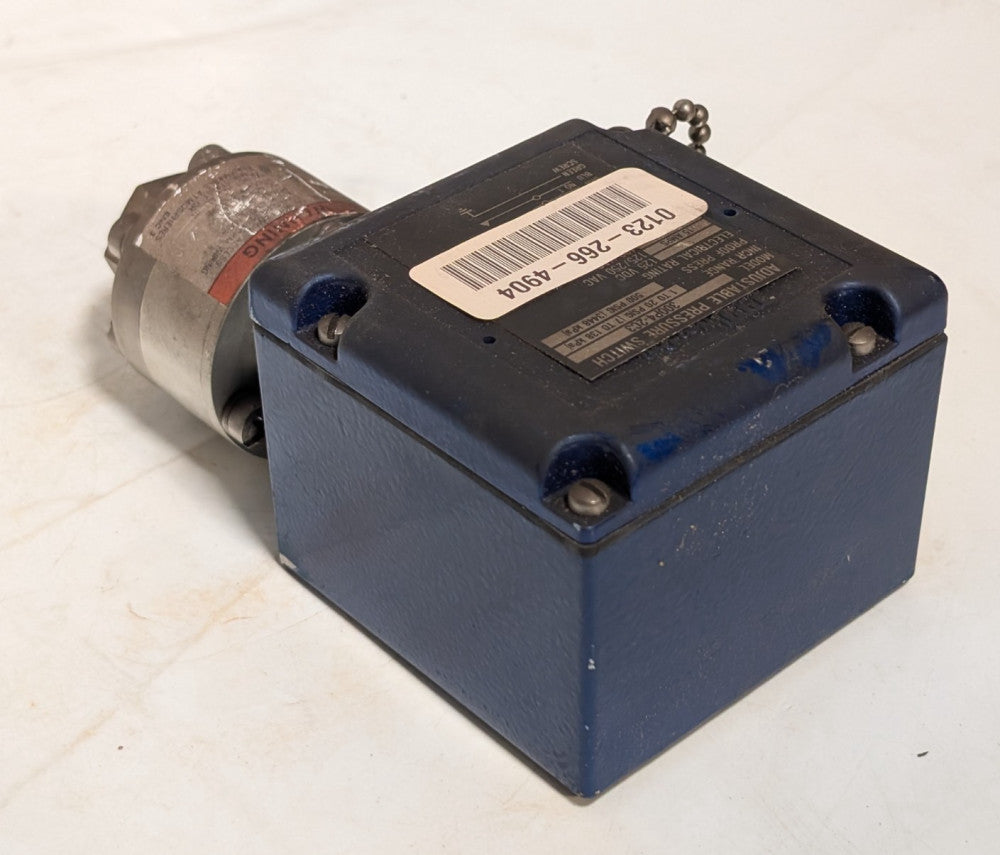 ITT 300P4-2C3 Adjustable Pressure Switch, 15A, 125VDC, 125-250VAC, 1-20PSIG
