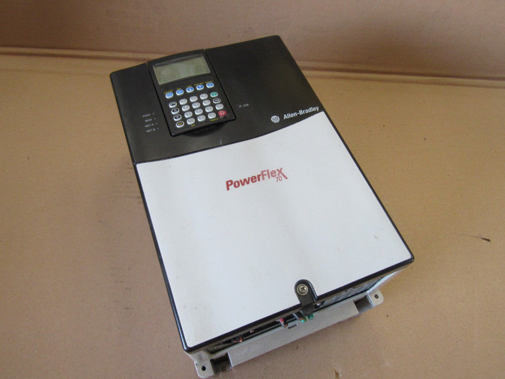 ALLEN BRADLEY 20AD027A0AYNANNN POWERFLEX-70 AC DRIVE 20HP 480V XLNT USED TAKEOUT