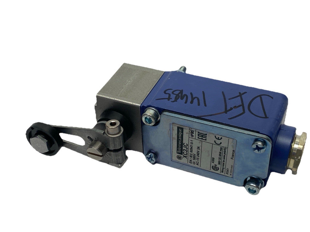 Telemecanique XC2JC Roller Lever Limit Switch 3A 240V
