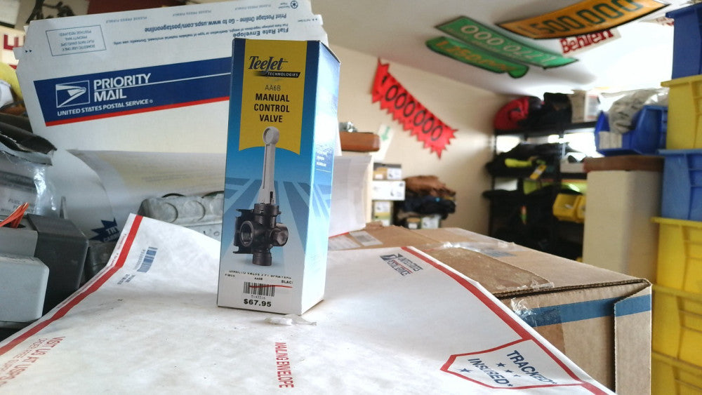 Tee Jet Pressure Relief Valve 3/4" ports  NIB  23120