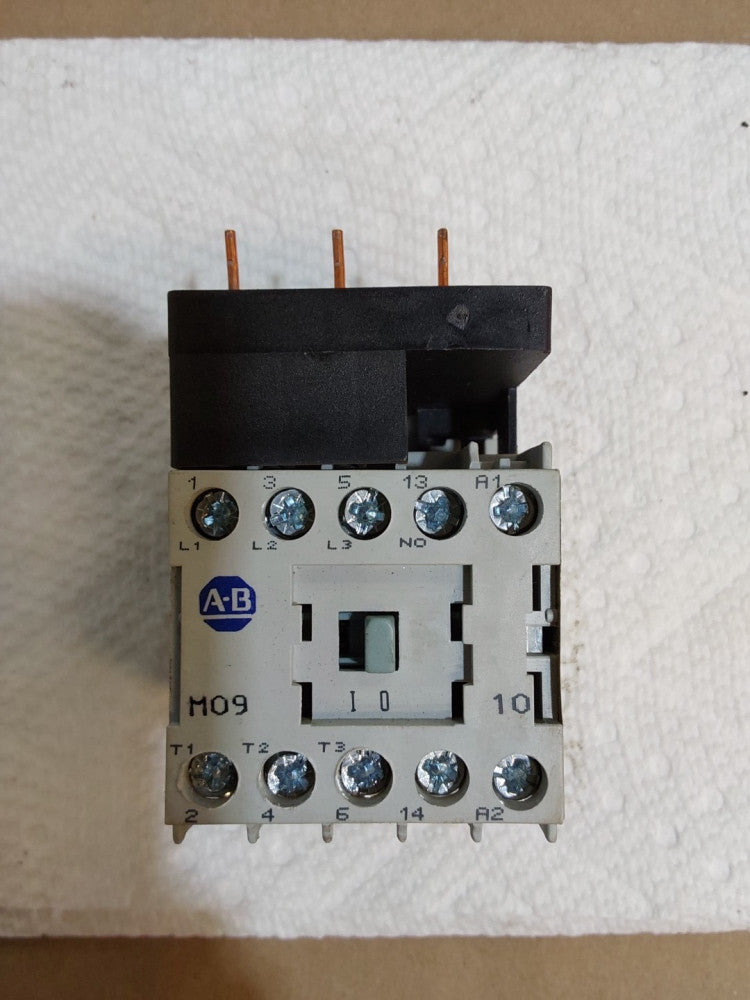 ALLEN-BRADLEY 100-M09N*3 Contactor 110/120 VAC Coil 100M09N3 190E-NND2-CC10S