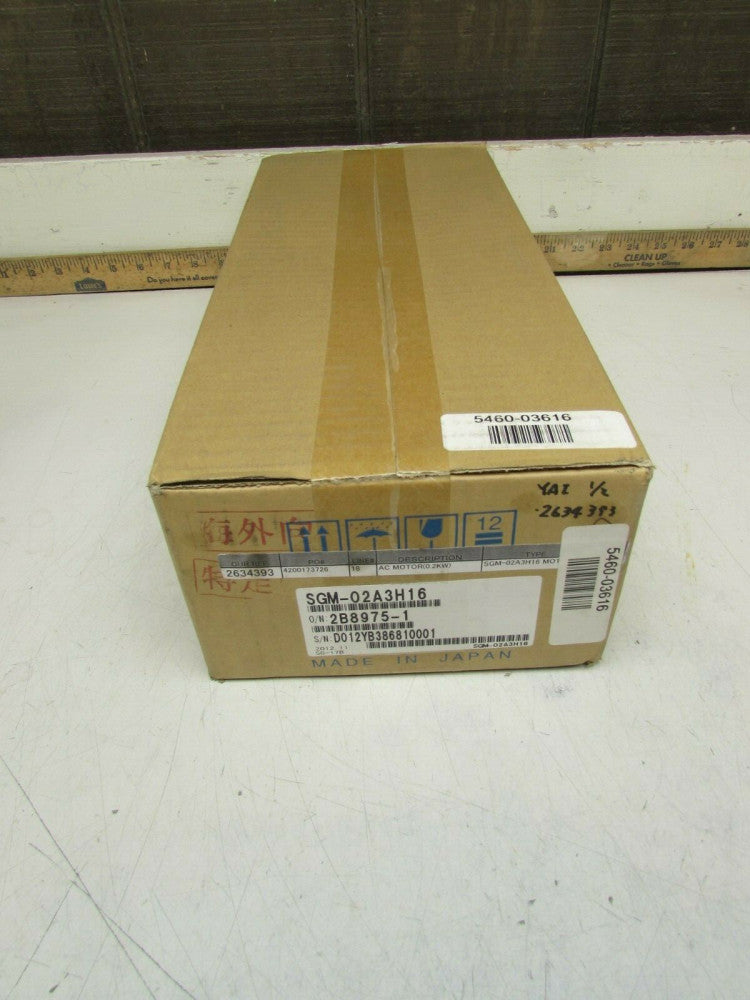 YASKAWA SGM-02A3H16, AC SERVO MOTOR, 200V, FACTORY SEALED! MAKE OFFER! 