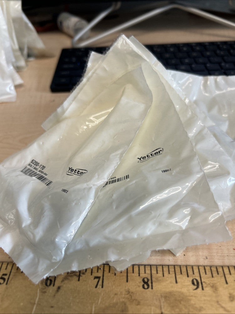 (18) NEW 6200-170 YETTER BOLT BAG (18 PCS/LOT)