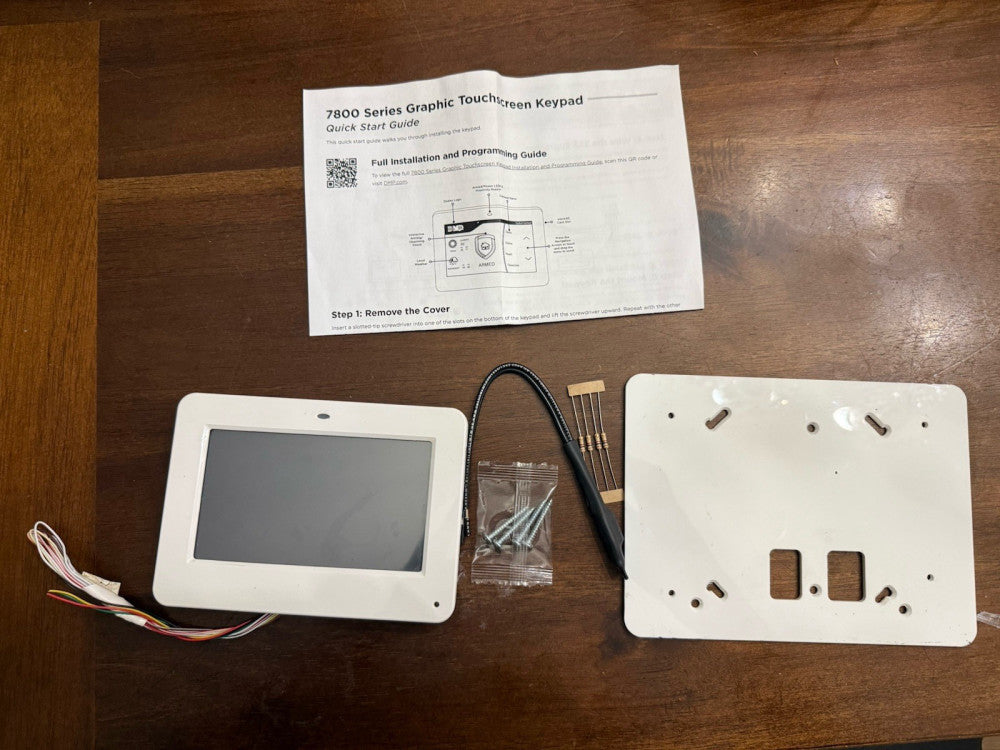 DMP 7872 Graphic Touchscreen Keypad with 4 Zones. With back plate. TESTED￼