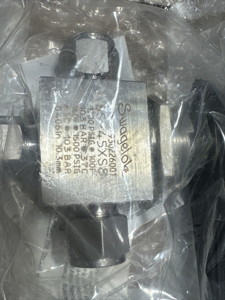 NEW Swagelok  1/2"  3-Way  Stainless Steel Ball Valve SS-45XS8