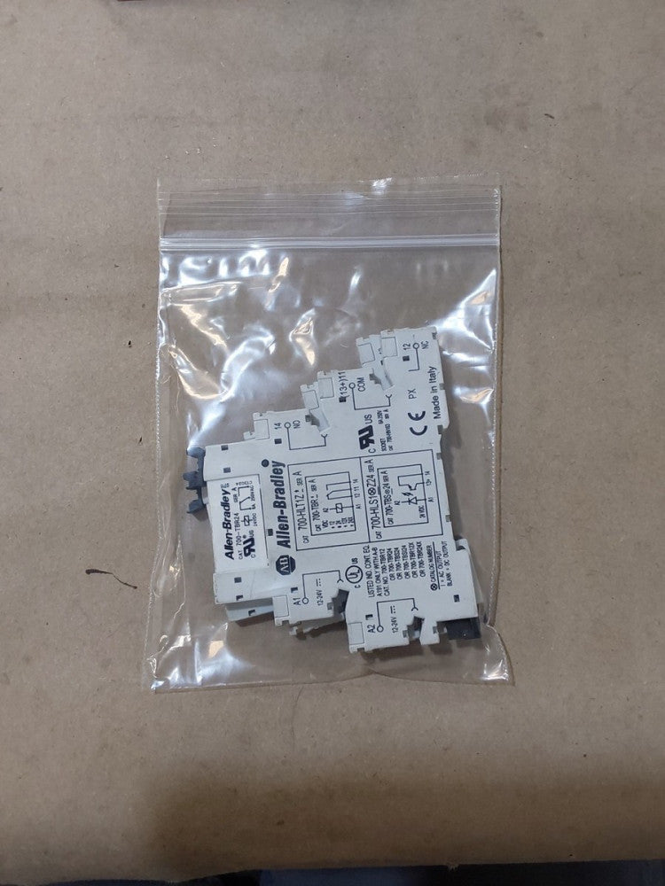 Allen-Bradley 700-HLT1U Series A Relay with 700-TBR24