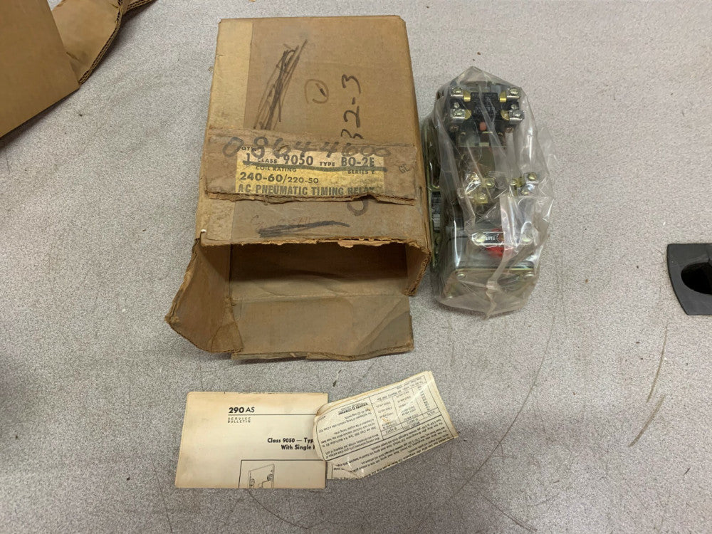 NEW IN BOX SQUARE D 120VAC 9050 B0-2E PNEUMATIC TIMING RELAY 9050 BO-2E