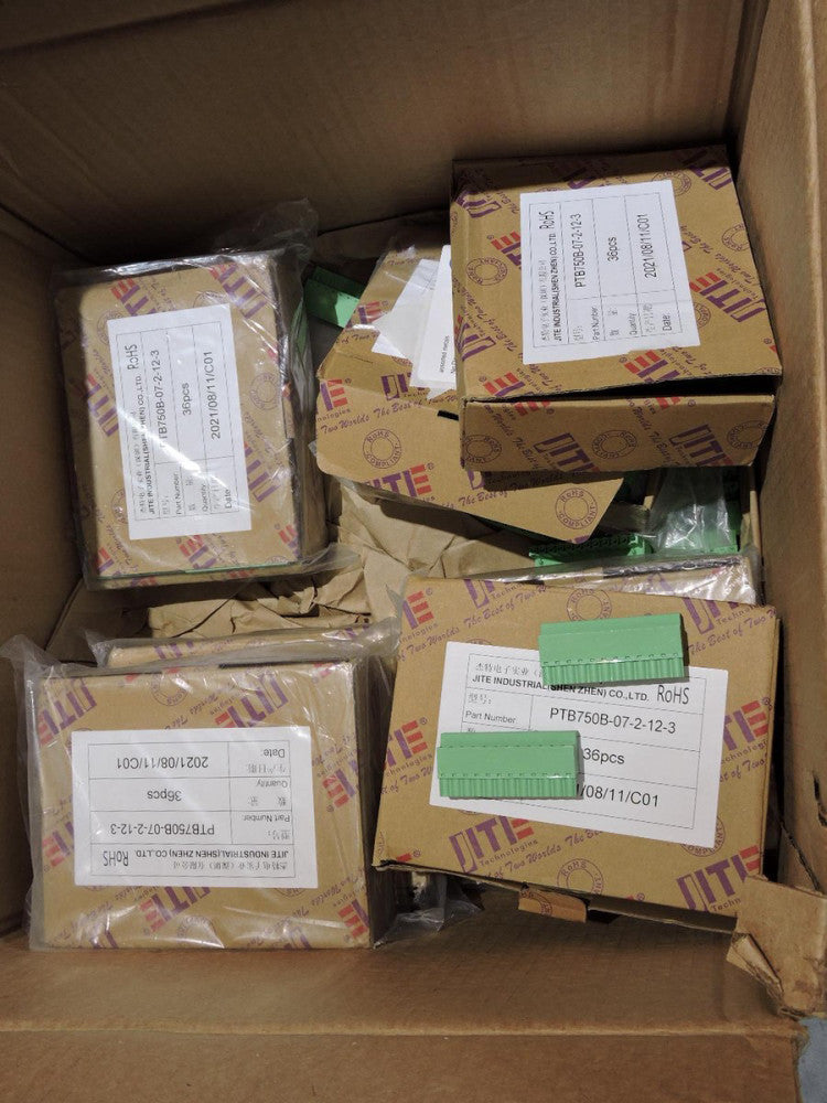 Lot of 250 - PTB750B terminal blocks