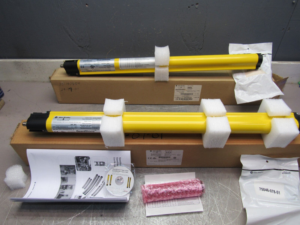 NEW SET OF ALLEN BRADLEY GUARDSHIELD LIGHT CURTAINS 440L-R4K0640YD + T4K0640YD
