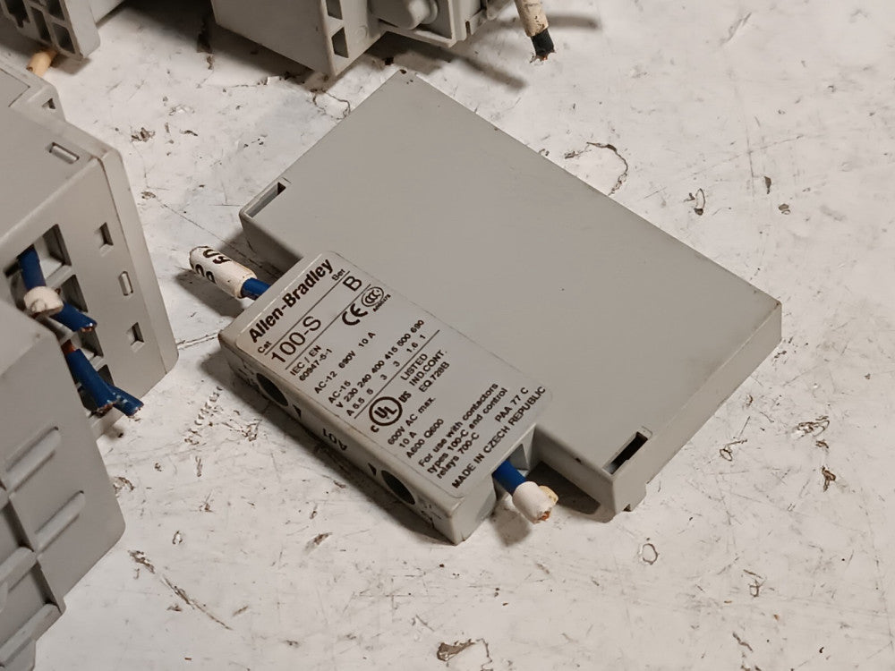 Allen-Bradley 100-S Series B Auxiliary Contact Block 600VAC Max 10A