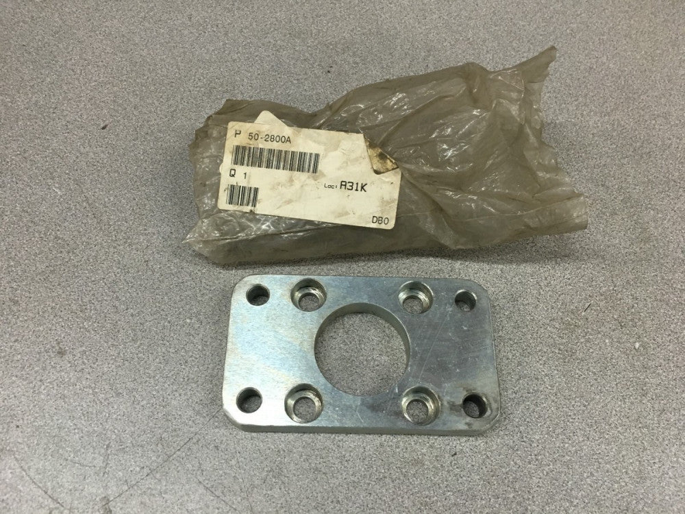 NEW NO BOX VALVE FLANGE 50-2800A