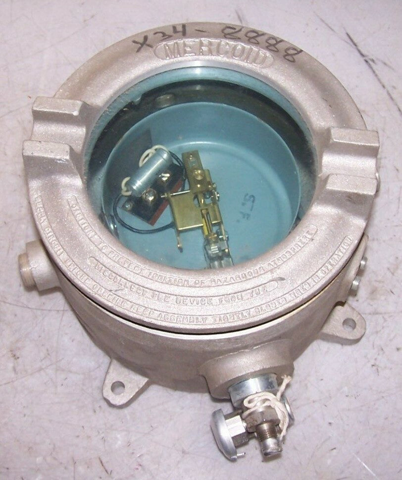 NEW MERCOID CPVE-3-C1 EXPLOSION PROOF PRESSURE CONTROL SWITCH 120/440 VAC 