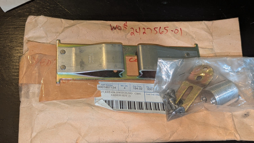(1) Killark CBH-XEDS30KIT Internal Handle NEW