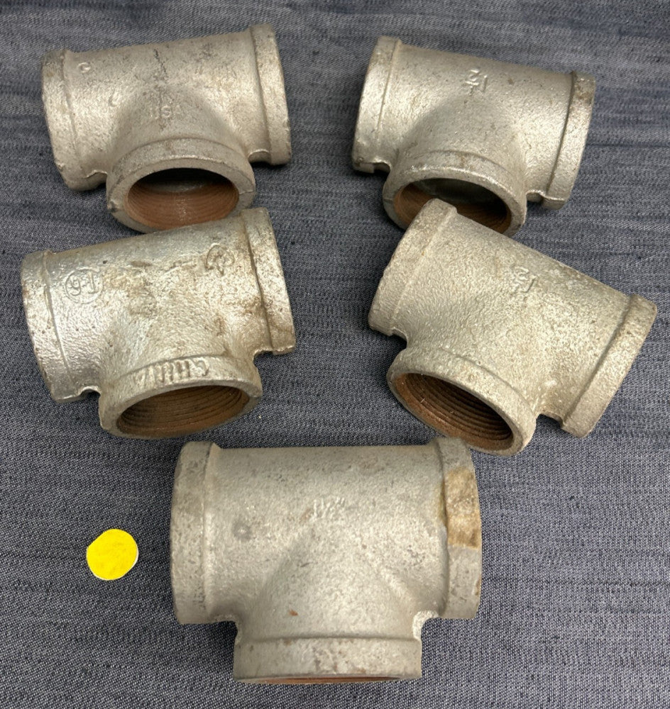 UNBRANDED TEE PIPE FITTING  1-1/2" X 1-1/2" X 1-1/2"  LOT OF 5