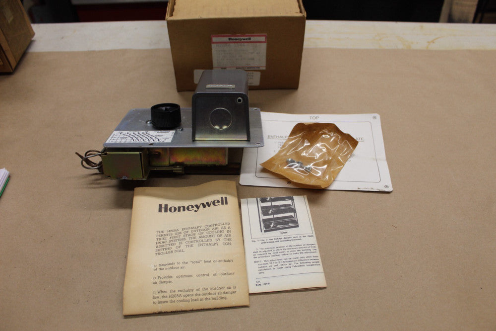 NOS Honeywell H205A 1046 Enthalpy Control 24V Range 53 to 78F at 50% RH
