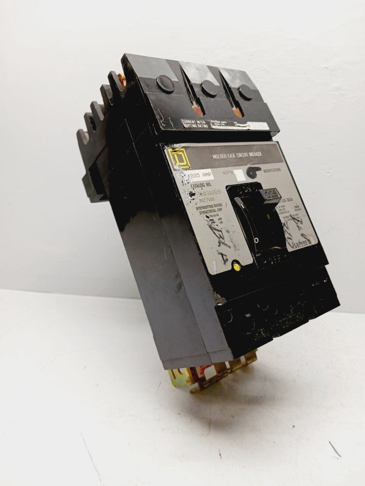 SQUARE D Q2B32225 225 AMP I-LINE CIRCUIT BREAKER 3 POLE 240 VAC (FLAW)