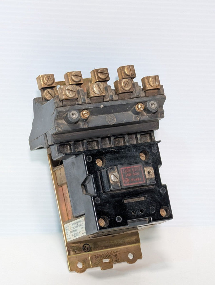 Allen Bradley 702-BOD93 Contactor, Series K, NEMA Size 1, 71A86 Coil 110120v