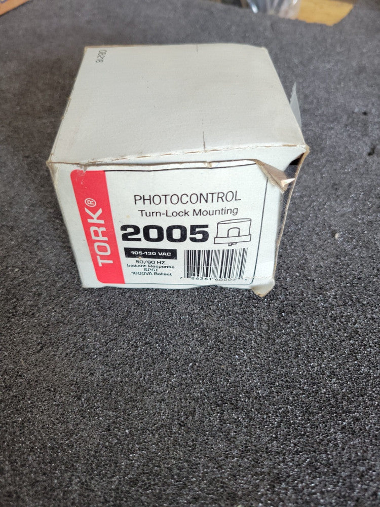 New Old Stock! TORK 2005 Photocontrol Turn-Lock Mounting 105-130V