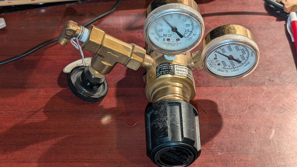 CONCOA 400 Series Regulator 412-1331 w/ Fittings