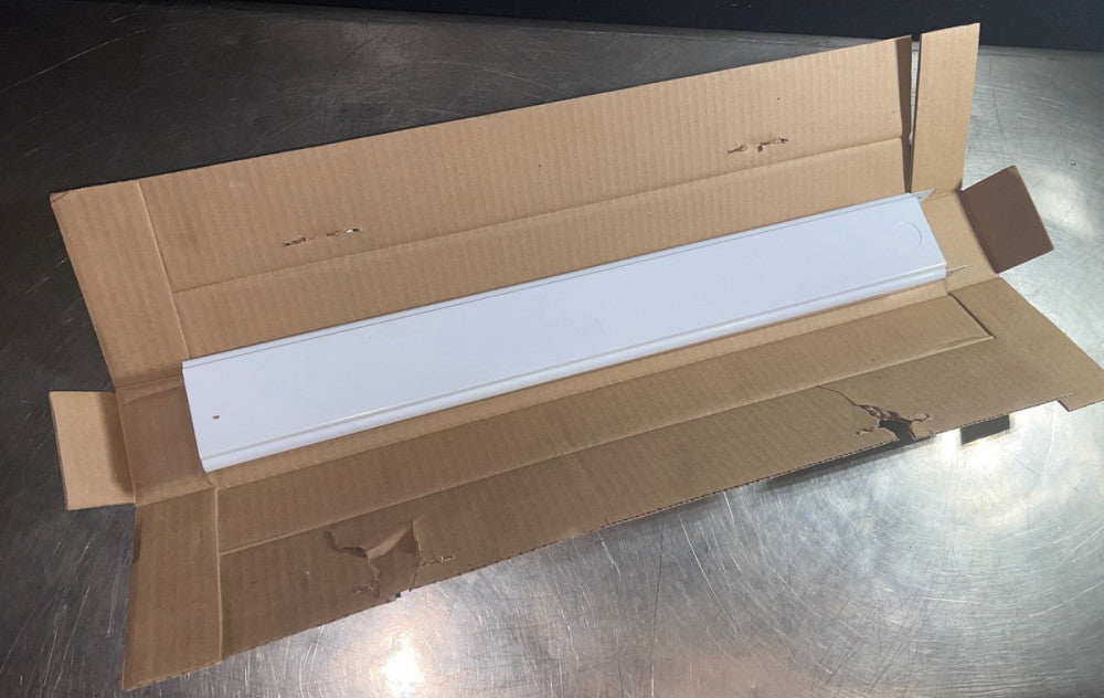 SR117EB0-120V Narrow Industrial Channel Nos Surplus