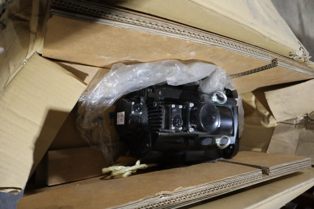 Yaskawa SGMGV-55D3A6C New In the Box SERVO MOTOR STOCK H709