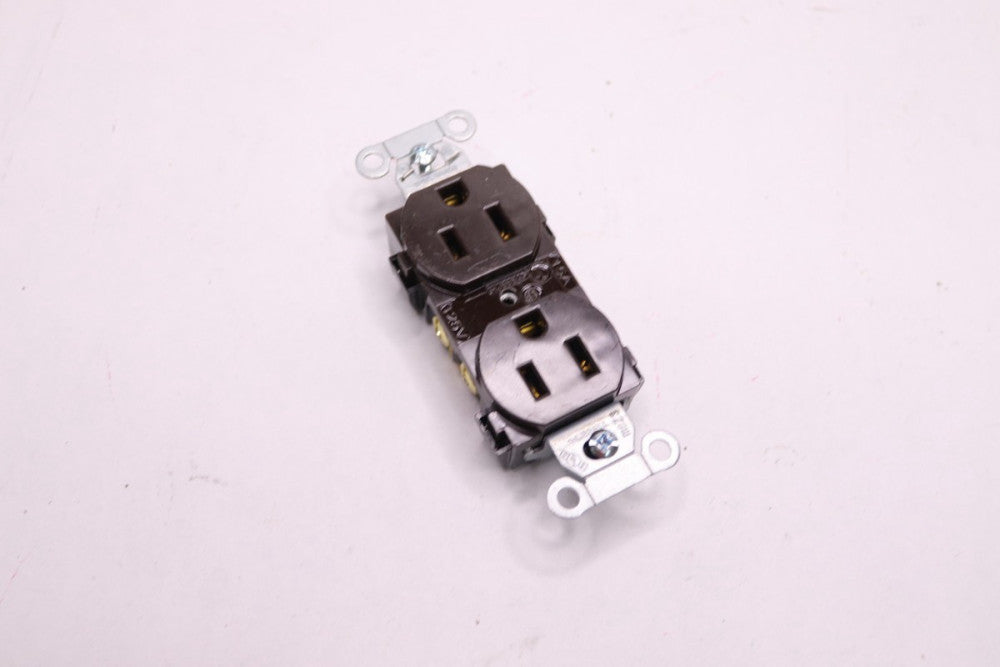 Hubbell Duplex Receptacle 15 Amp 125 Volt