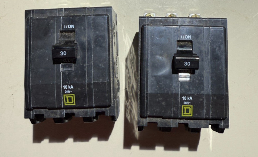 (Lot of 2) Square D QOB 330 QOB 30 Amp Triple Pole 3-Pole Circuit Breaker