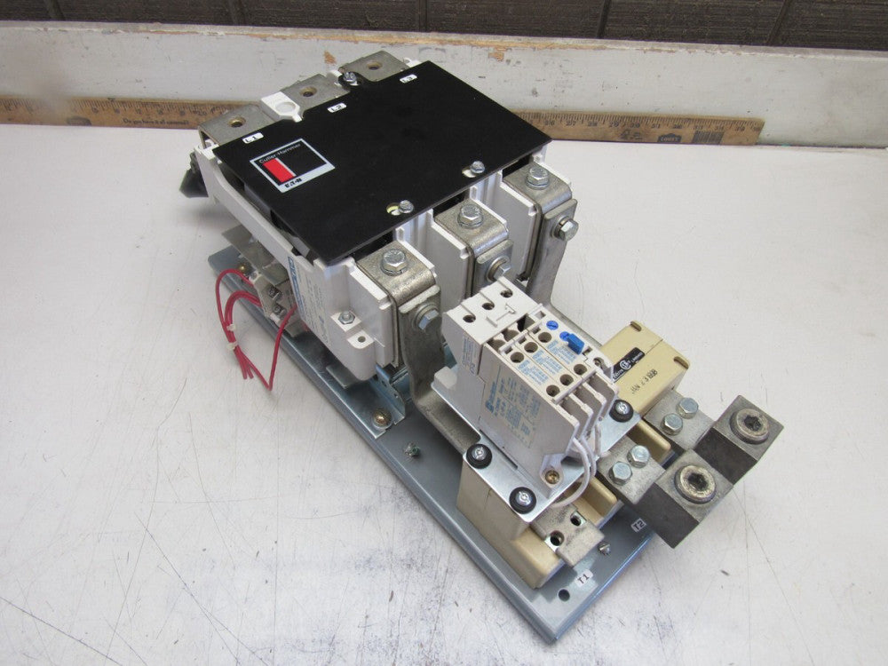 CUTLER HAMMER CV10GN3 NEMA SIZE-5 SER-A1 270A 600V@200HP VACUUM BREAK STARTER