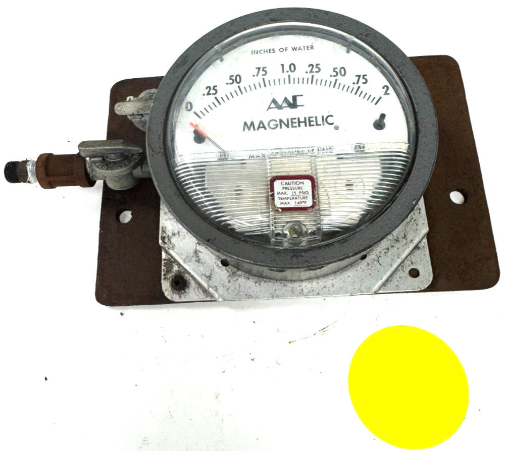 DWYER MAGNEHELIC DIFFERENTIAL PRESSURE GAUGE W/ MOUNTING PLATE W16S 0-2" 15 PSIG