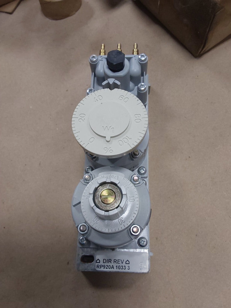 HONEYWELL RP920A-1033-3 PNEUMATIC CONTROLLER