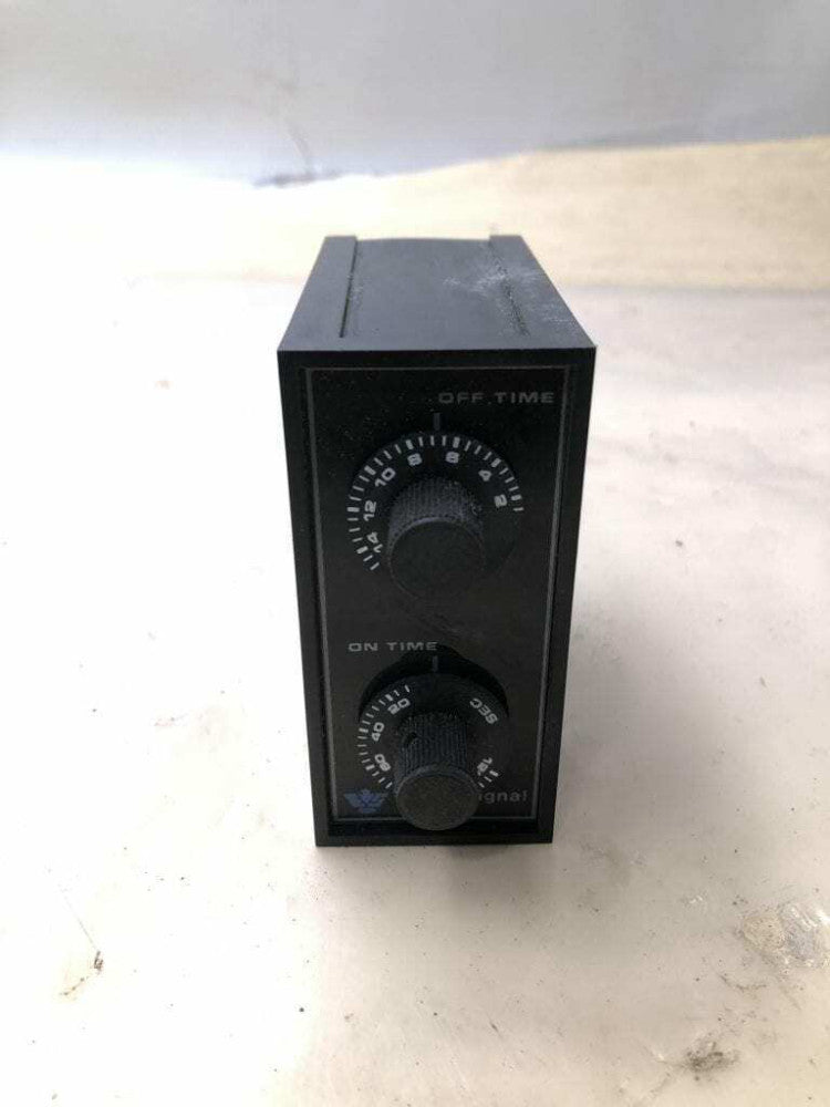Eagle Signal DA1215Y3 10-Pin Plug-In Timer Relay 2-14min 48VAC 10A