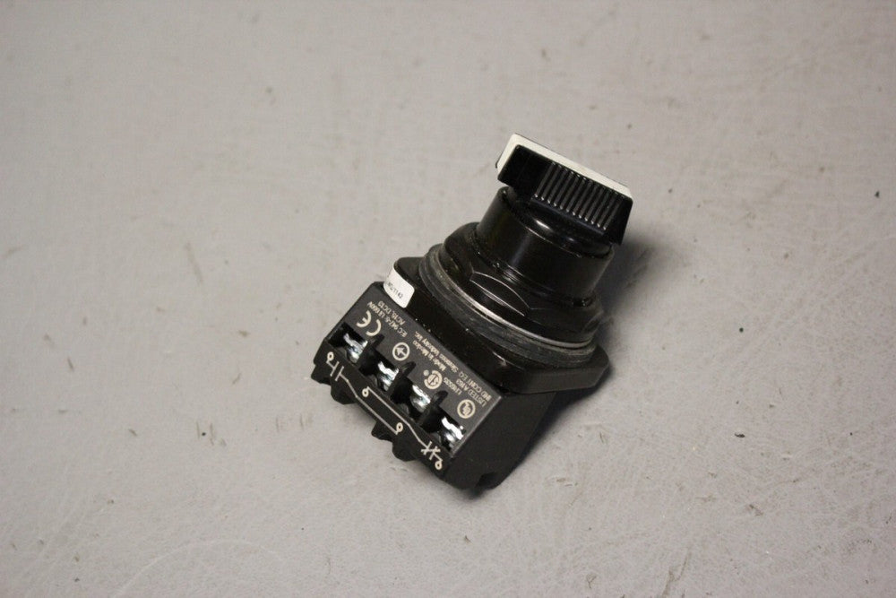 UNUSED SIEMENS  52SX2AABA1M48 SELCTOR SWITCH