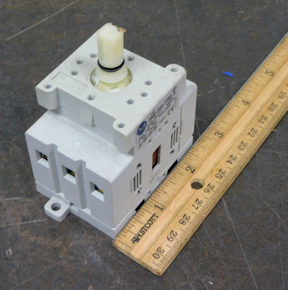 Allen Bradley 194E-E25-1753 SER B Load Switch Front Mount 25A 194EE251753