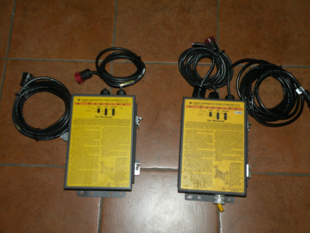 (1) STI Light Curtain Controller 70027-1000 LCC-FB-AC1-U w Cables 28509-0020