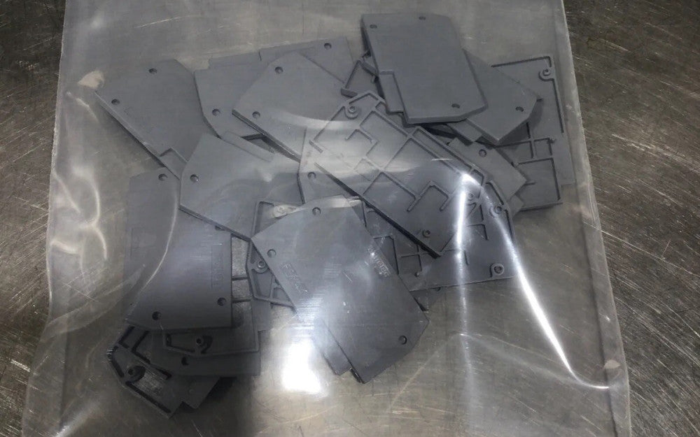 Pack Of 19, 011662922, Abb, Terminal Blcks-Sna Accessories Fem6.4A End Plate NOS