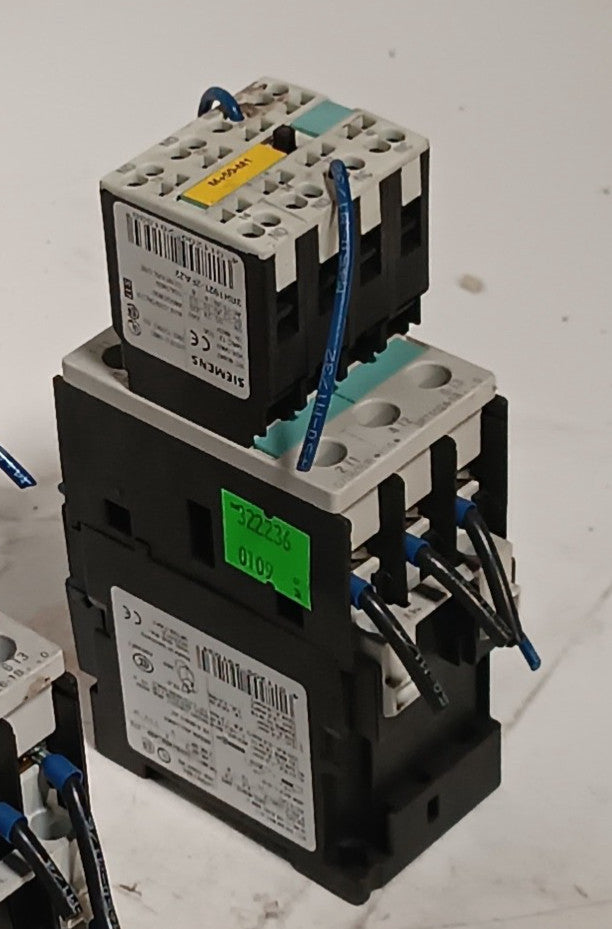 Siemens 3RT1024-1B Sirius Contactor w/ 3RH1921-2FA22 Auxilliary Snap-On Contact