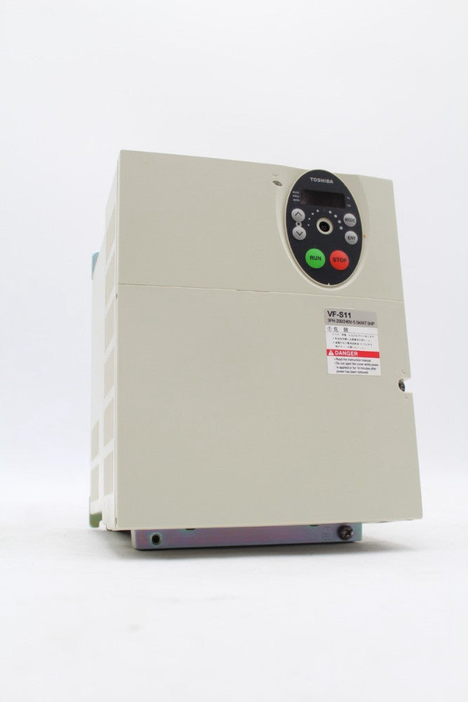 Toshiba VFS11-2055PM-WN 3-Phase 27.5 Amp AC Drive *READ