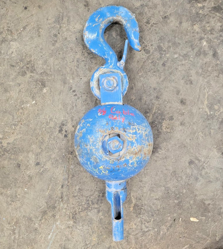MILLER BLUE OVERHAUL CRANE BALL, 212LBS, 10 TON, OAD: 11" X 11" X 32" 5/8" ROPE