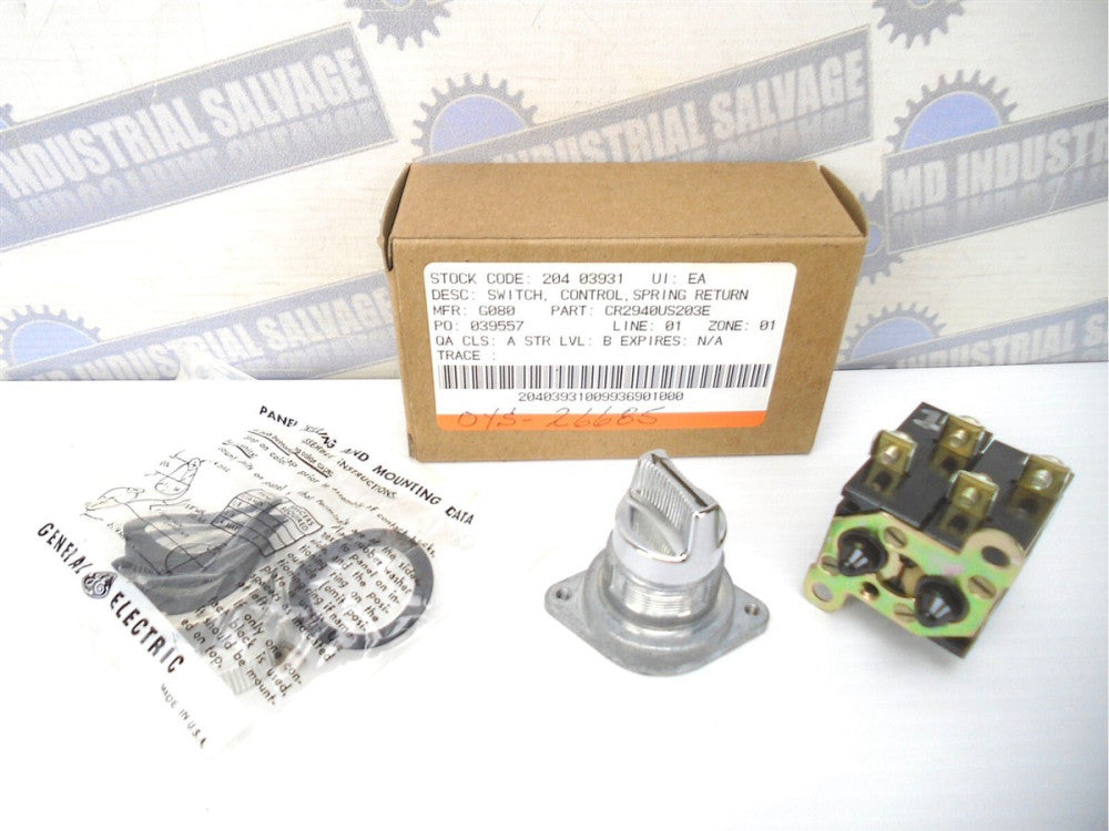 GE - Oil Tight CR2940US203E - 3 Pos SELECTOR SWITCH Spring Return - 2NO-2NC NEW