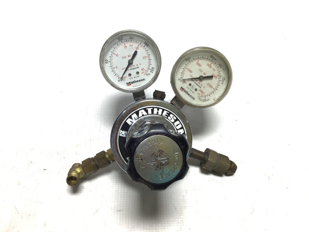Matheson 8L-580 Twin Gauge Pressure Pneumatic Gas Regulator 0-30PSI 200kPa
