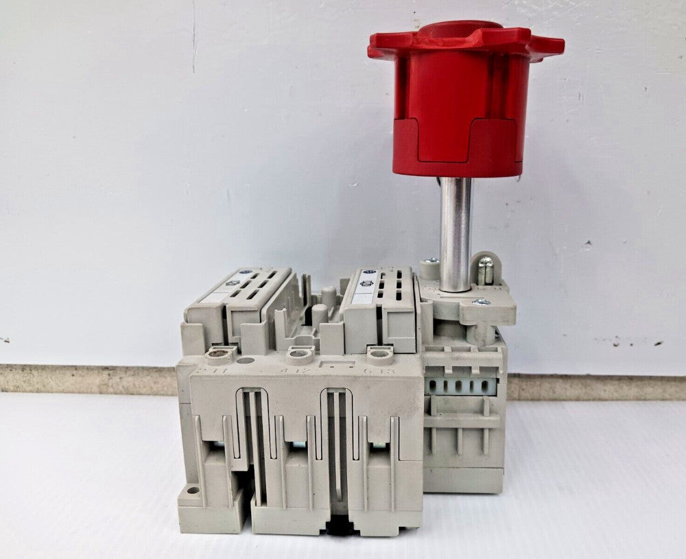 ALLEN BRADLEY 30 A NON-FUSED DISCONNECT SWITCH 194R-N30-1753A W/ 194R-N1 HANDLE