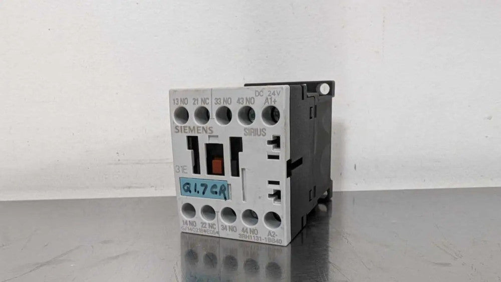 Siemens 3RH1131-1BB40 Contactor Relay 3NO 1NC 24VDC Coil 240VAC 10A