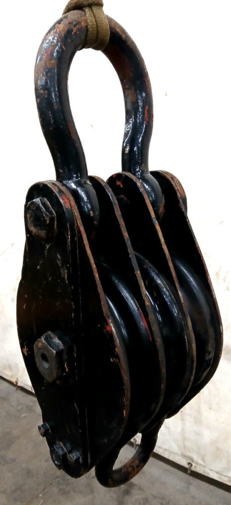 MCKISSICK 12" 3 SHEAVE SNATCH BLOCK 30 TON WIRE ROPE SIZE 1-1/4" BRONZE BEARING
