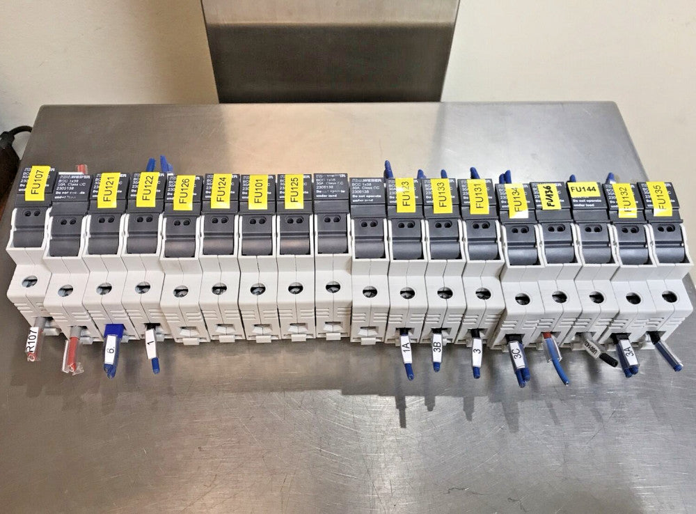 ITALWEBER 30A Class CC Fuse Holders BCC 1x38 2306138 (Lot of 18 pieces)
