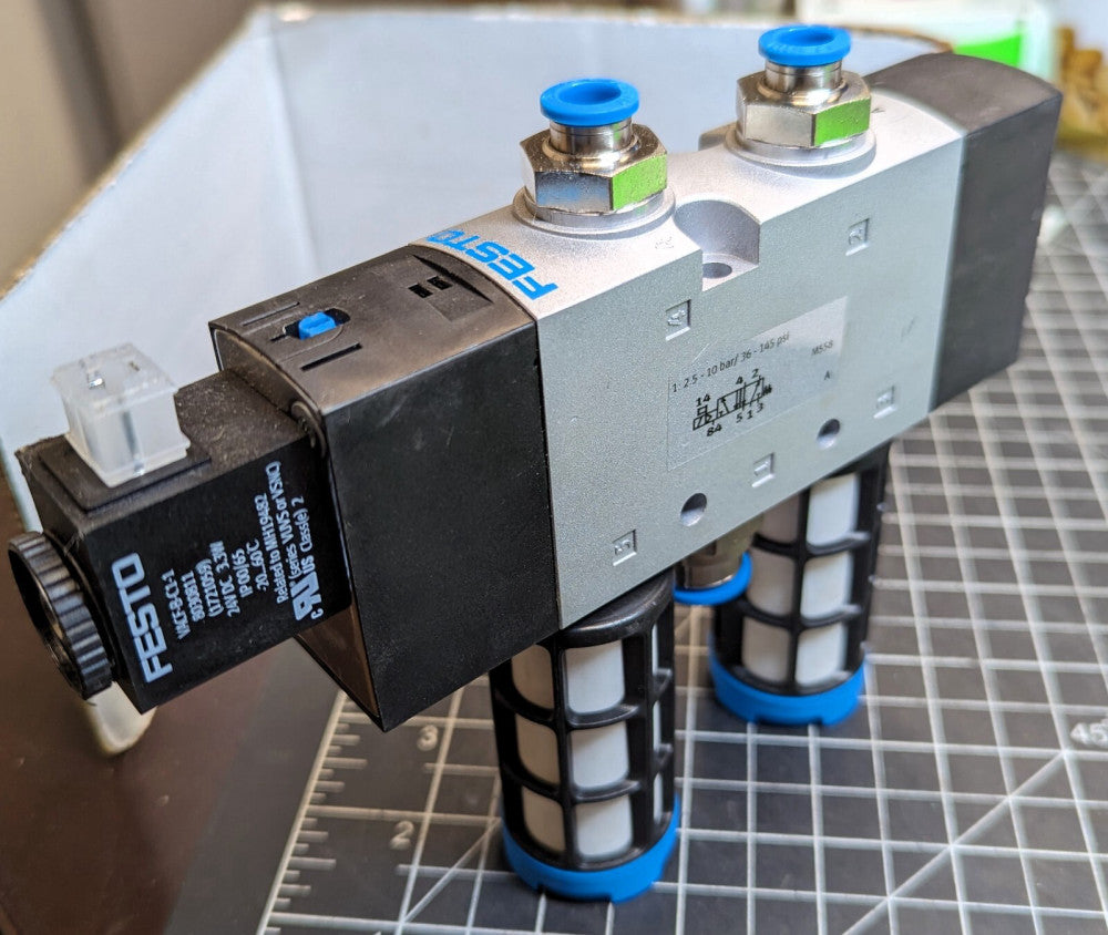 VUVS-L30-M52-MD-G38-F8 / 575602 Festo 4 Way Control Valve With 24VDC COIL [B6S3]