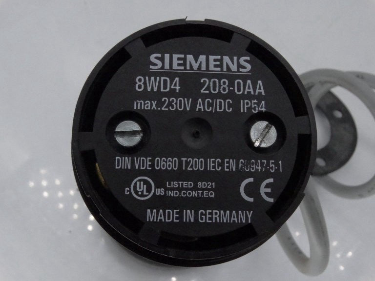 SIEMENS 8WD4208-0AA CONNECTOR USED
