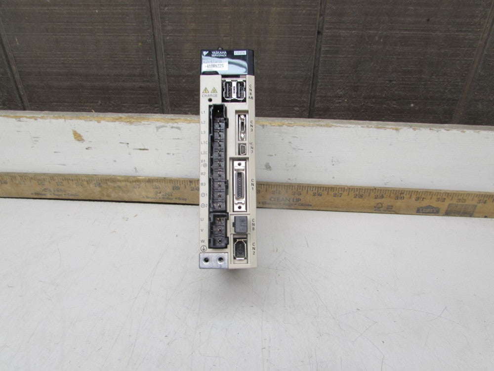 YASKAWA SERVOPACK SGDV-R70A11A 200V 50W XLNT USED TAKEOUT MAKE OFFER !!